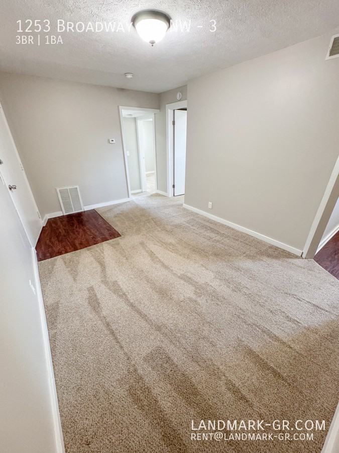 1253 Broadway Ave Nw #3 - Photo 4 of 17