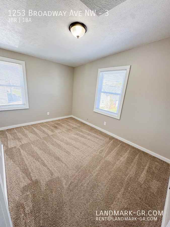 1253 Broadway Ave Nw #3 - Photo 6 of 17