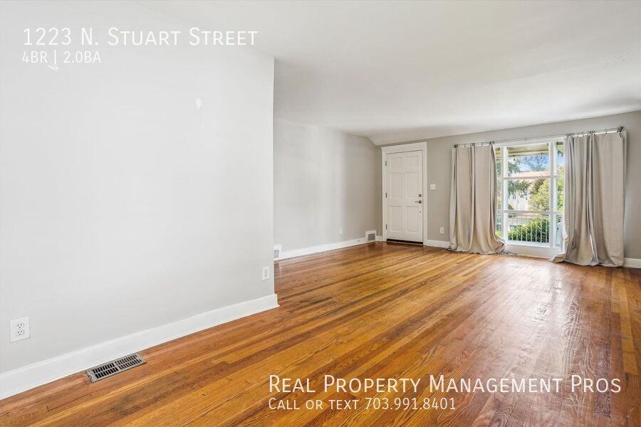 1223 N Stuart St - Photo 6 of 30
