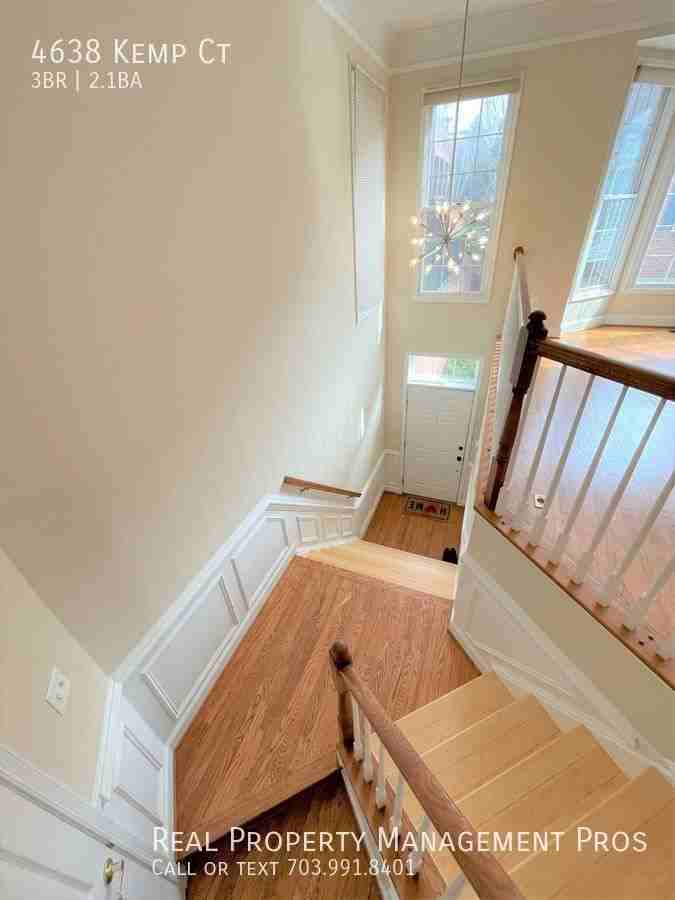 4638 Kemp Ct - Photo 3 of 17