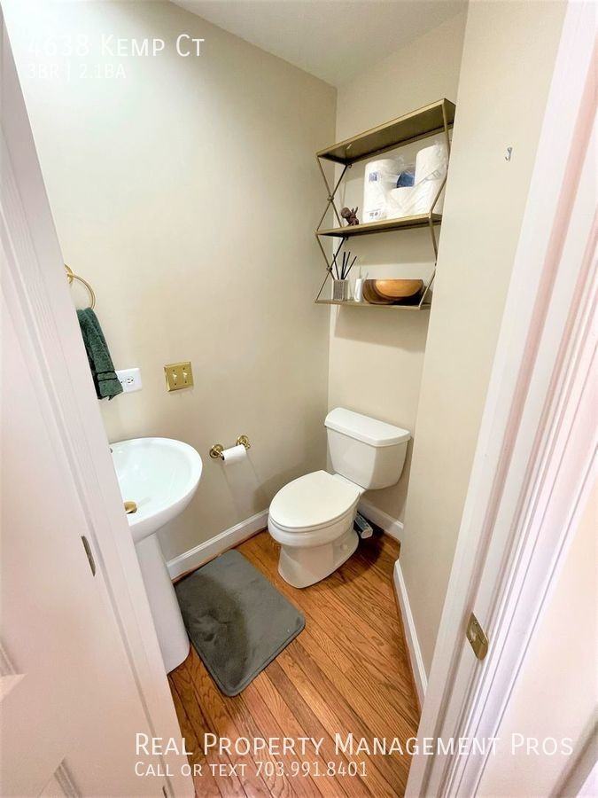 4638 Kemp Ct - Photo 4 of 17
