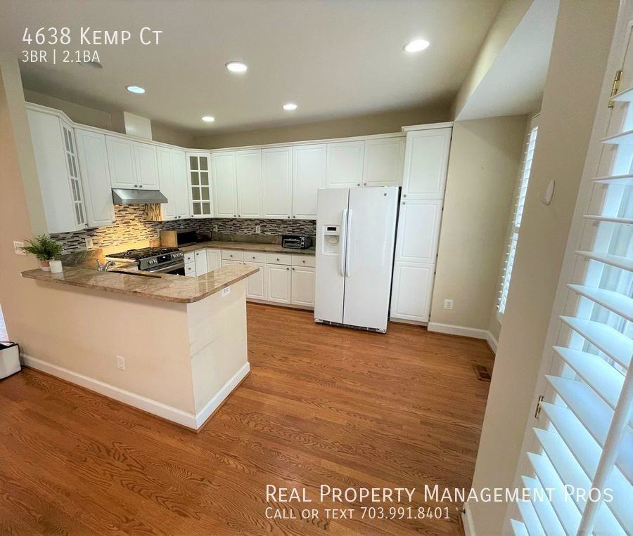 4638 Kemp Ct - Photo 5 of 17