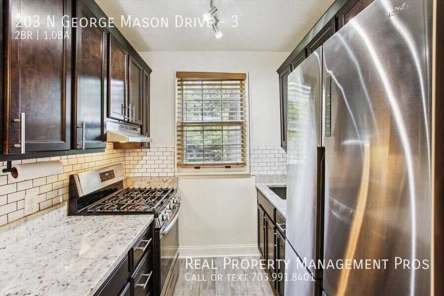 203 N George Mason Dr #3 - Photo 3 of 37