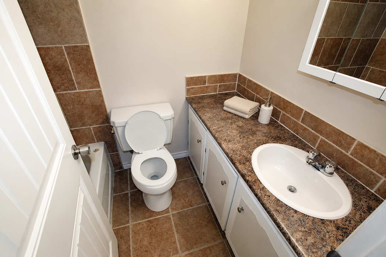 825 12 Ave Sw #408 - Photo 4 of 4