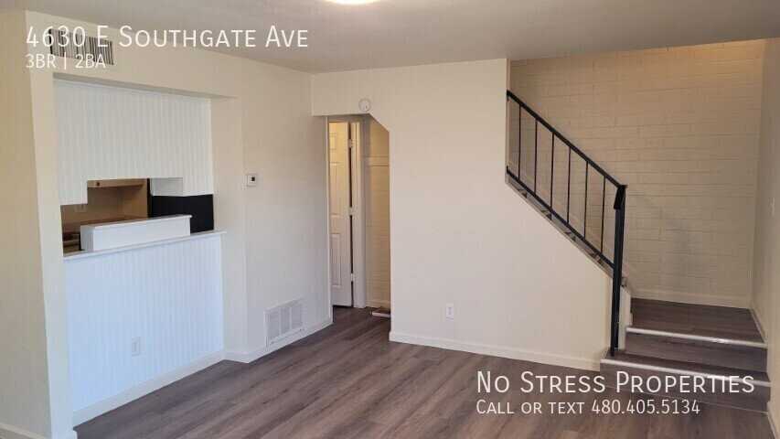 4630 E Southgate Ave - Photo 2 of 19