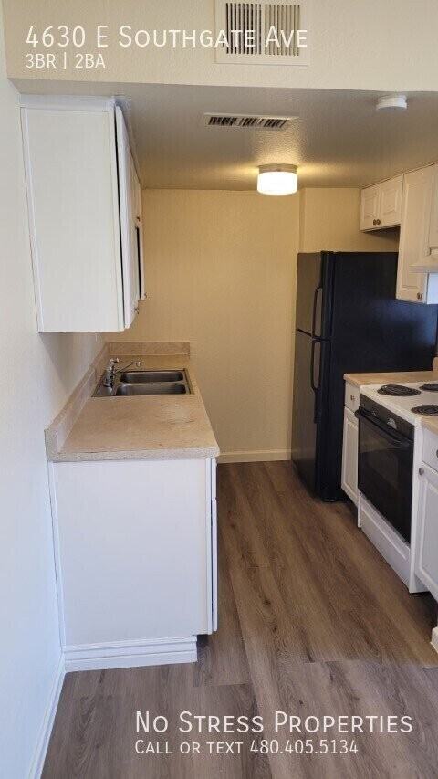 4630 E Southgate Ave - Photo 5 of 19