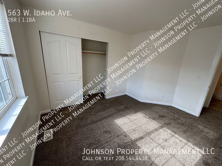 563 W Idaho Ave - Photo 7 of 15