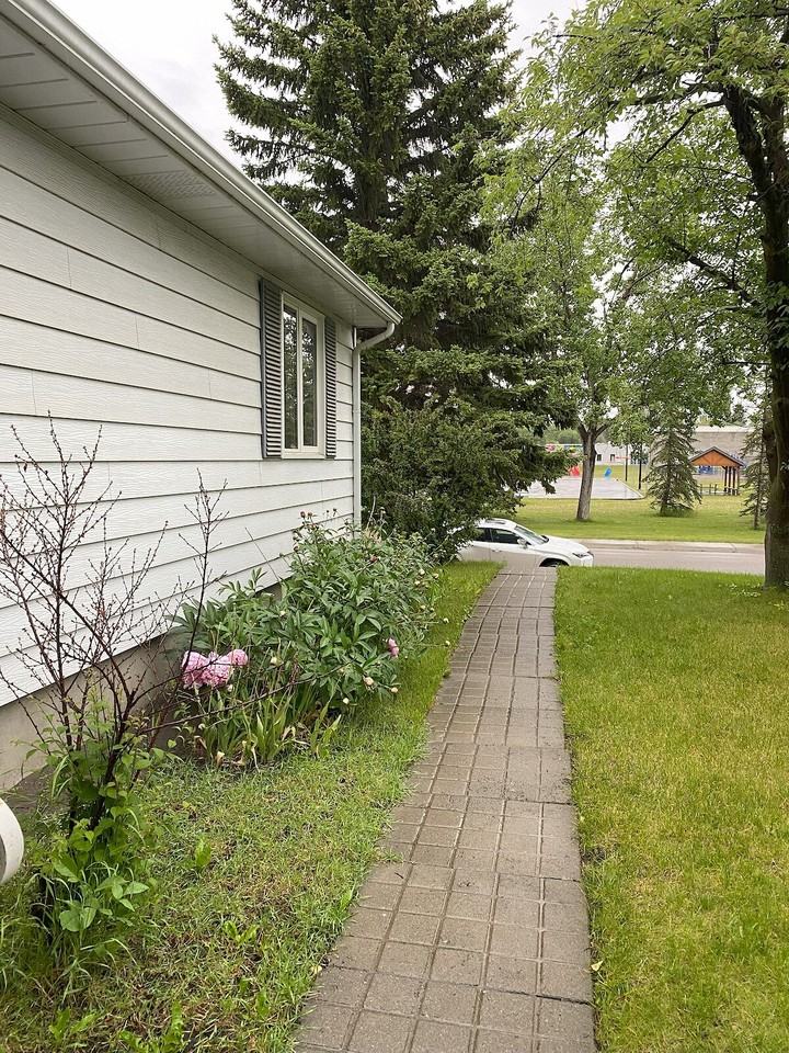 2412 Palisade Dr Sw - Photo 2 of 39