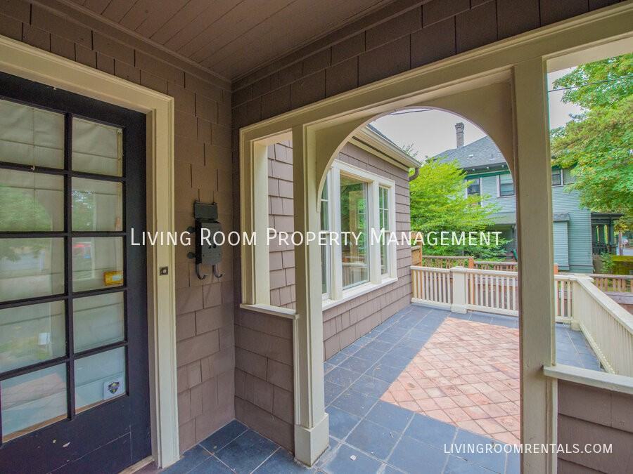 1417 Ne Stanton St - Photo 2 of 28