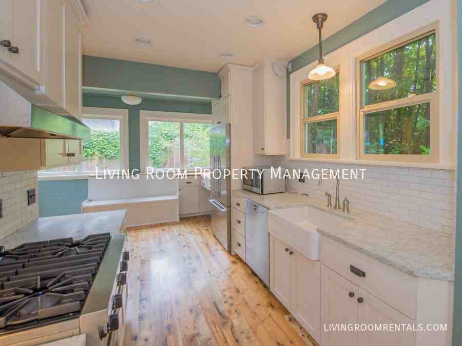 1417 Ne Stanton St - Photo 3 of 28