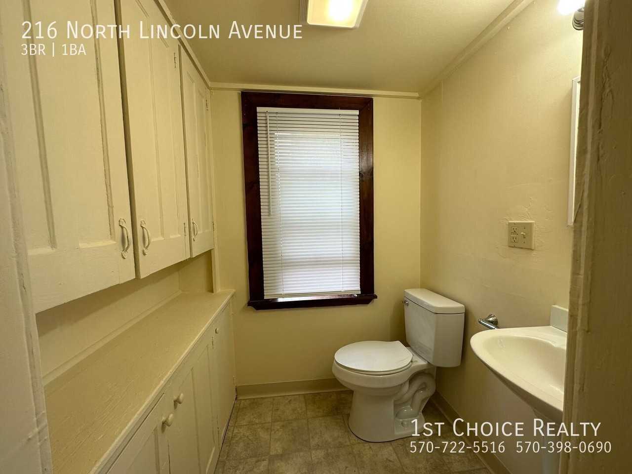 216 N Lincoln Ave - Photo 4 of 12