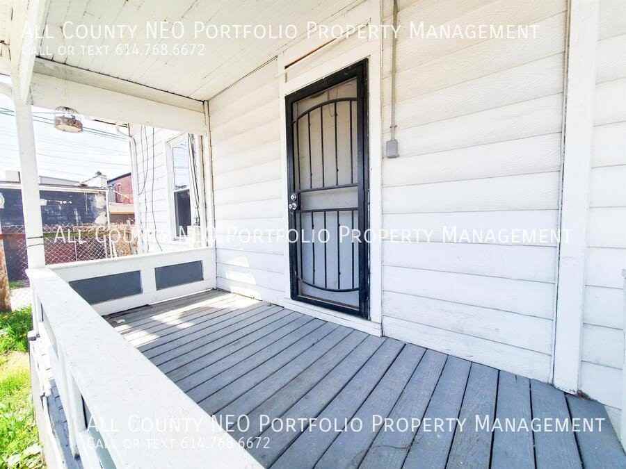 20 N Eureka Ave - Photo 2 of 15