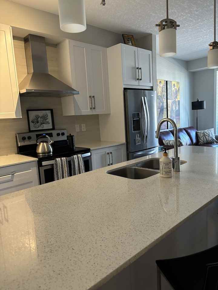 121 Mahogany Pl Se - Photo 2 of 10