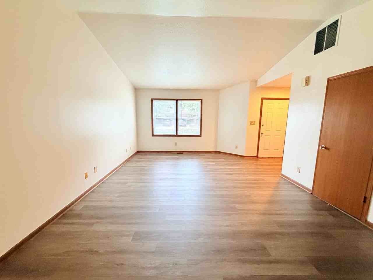 2160 Galaxy Dr - Photo 4 of 17