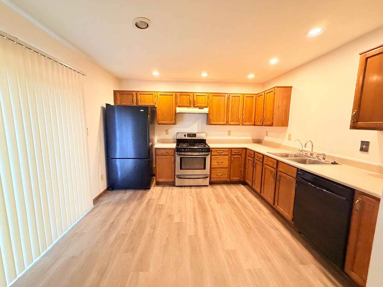 2160 Galaxy Dr - Photo 5 of 17