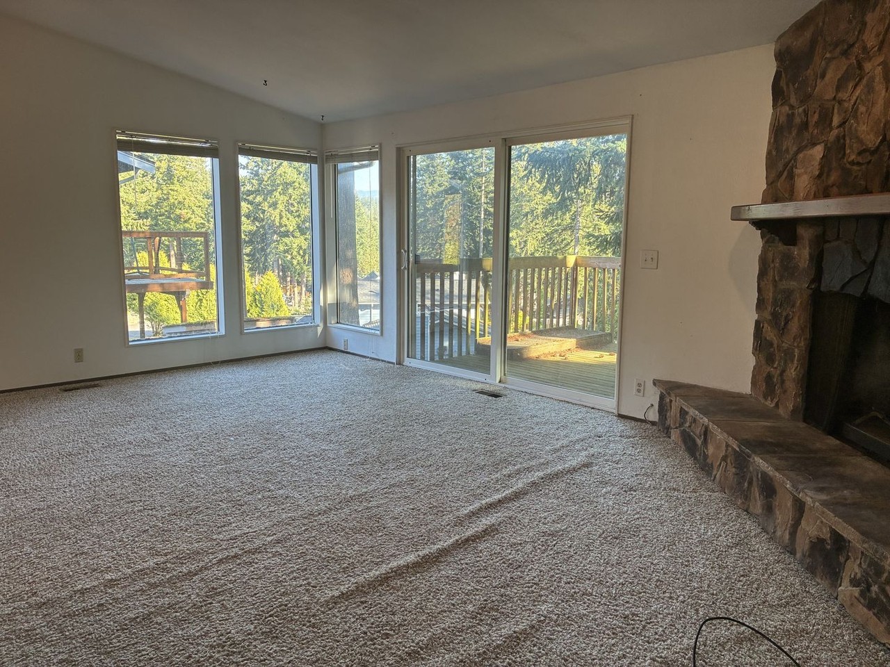 1335 Sommerset Ct - Photo 7 of 27