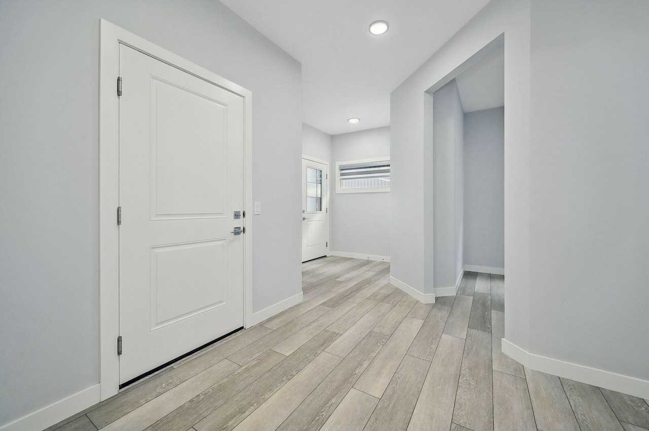 382 Corner Meadows Way Ne - Photo 4 of 28