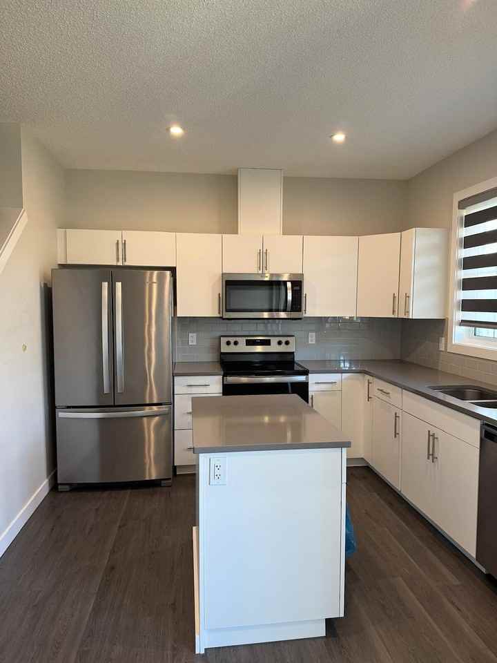 1051 - 1051 Graydon Hill Boulevard Southwest - Photo 7 of 26