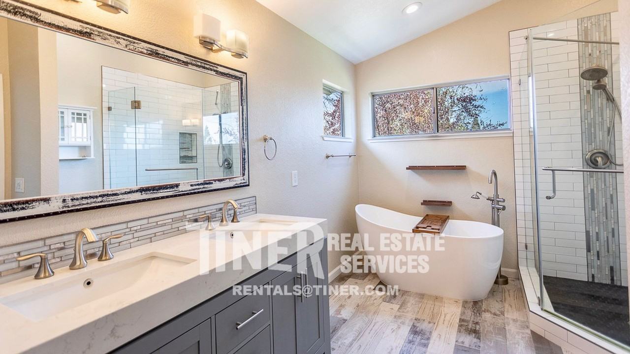 1036 Mcrae Way - Photo 4 of 41