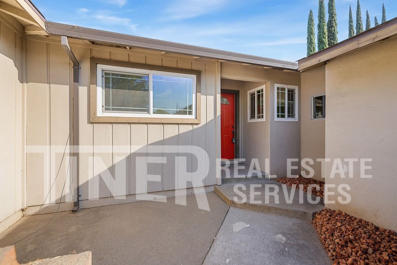 2800 Sarina Ct - Photo 6 of 24
