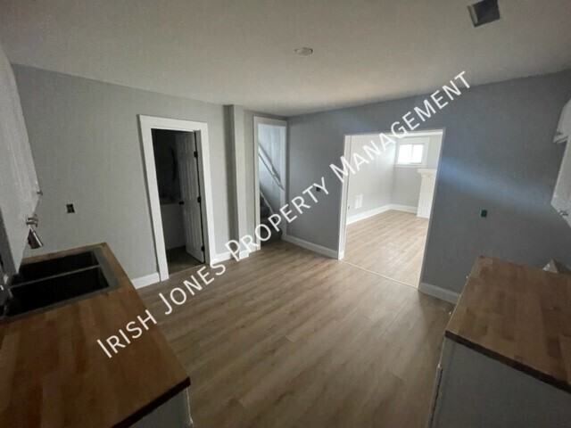944 E Lovejoy St #REAR - Photo 2 of 11