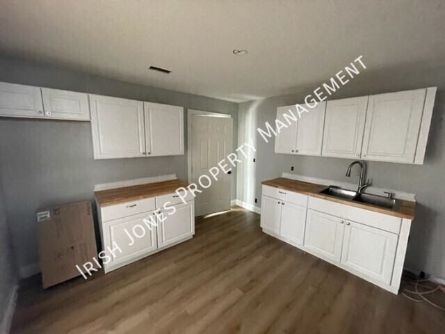 944 E Lovejoy St #REAR - Photo 3 of 11