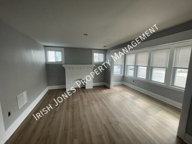 944 E Lovejoy St #REAR - Photo 4 of 11