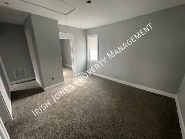 944 E Lovejoy St #REAR - Photo 6 of 11