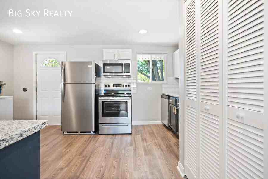 126 Town St #C - Photo 4 of 23