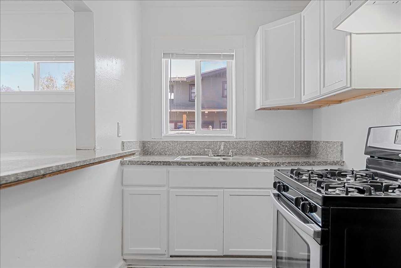 1405 Cedar Ave #1405 - Photo 4 of 17