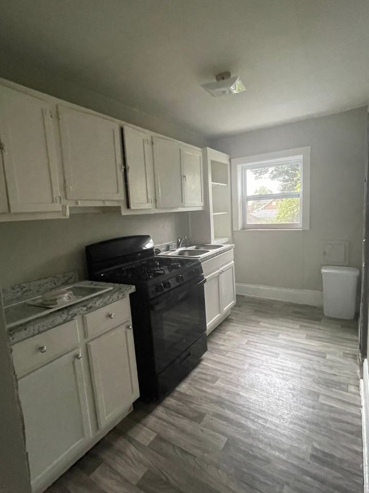 529 Nancy Street - Photo 2 of 10