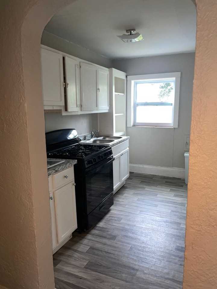 529 Nancy Street - Photo 3 of 10