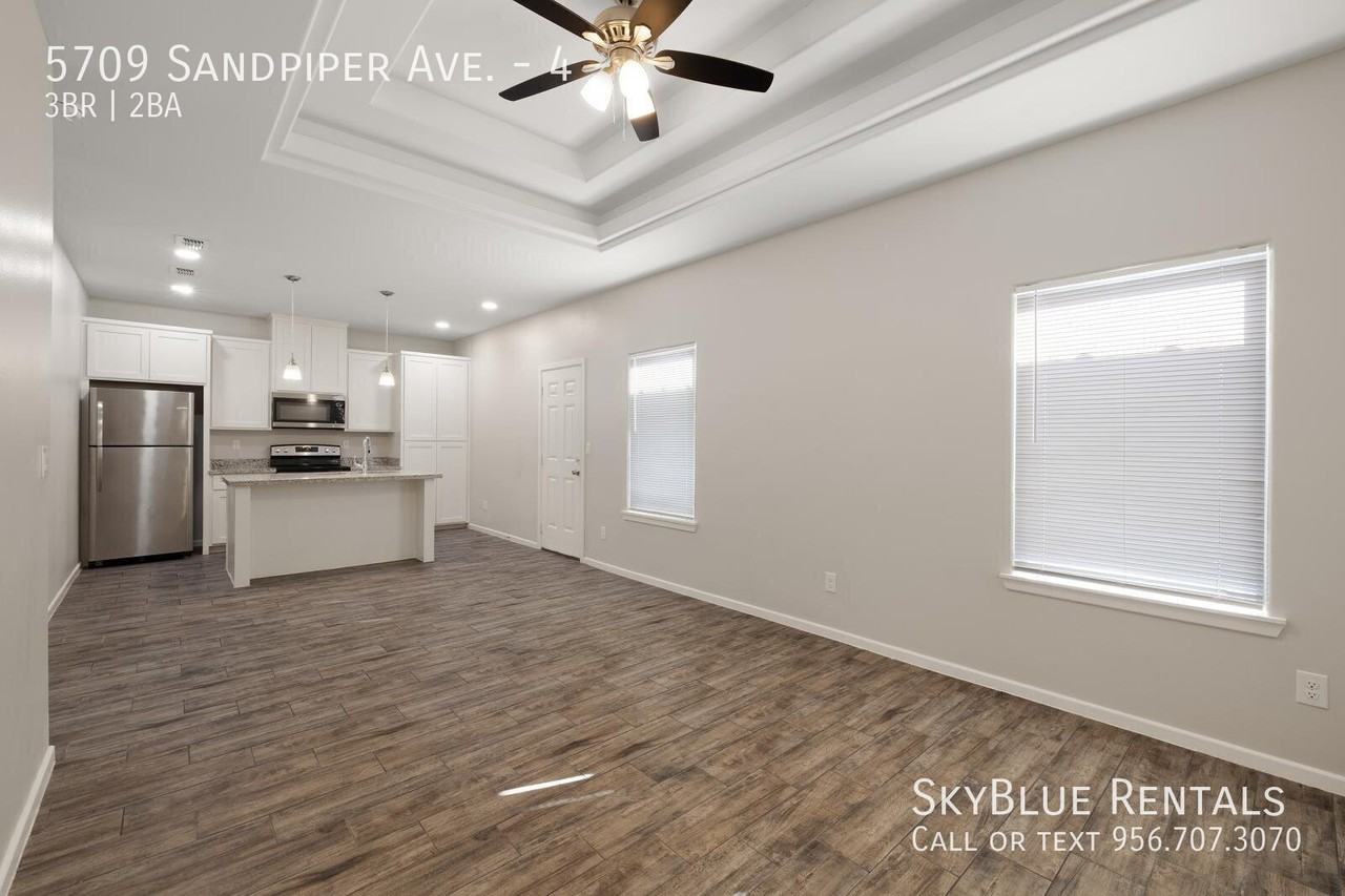 5709 Sandpiper Ave #4 - Photo 6 of 19