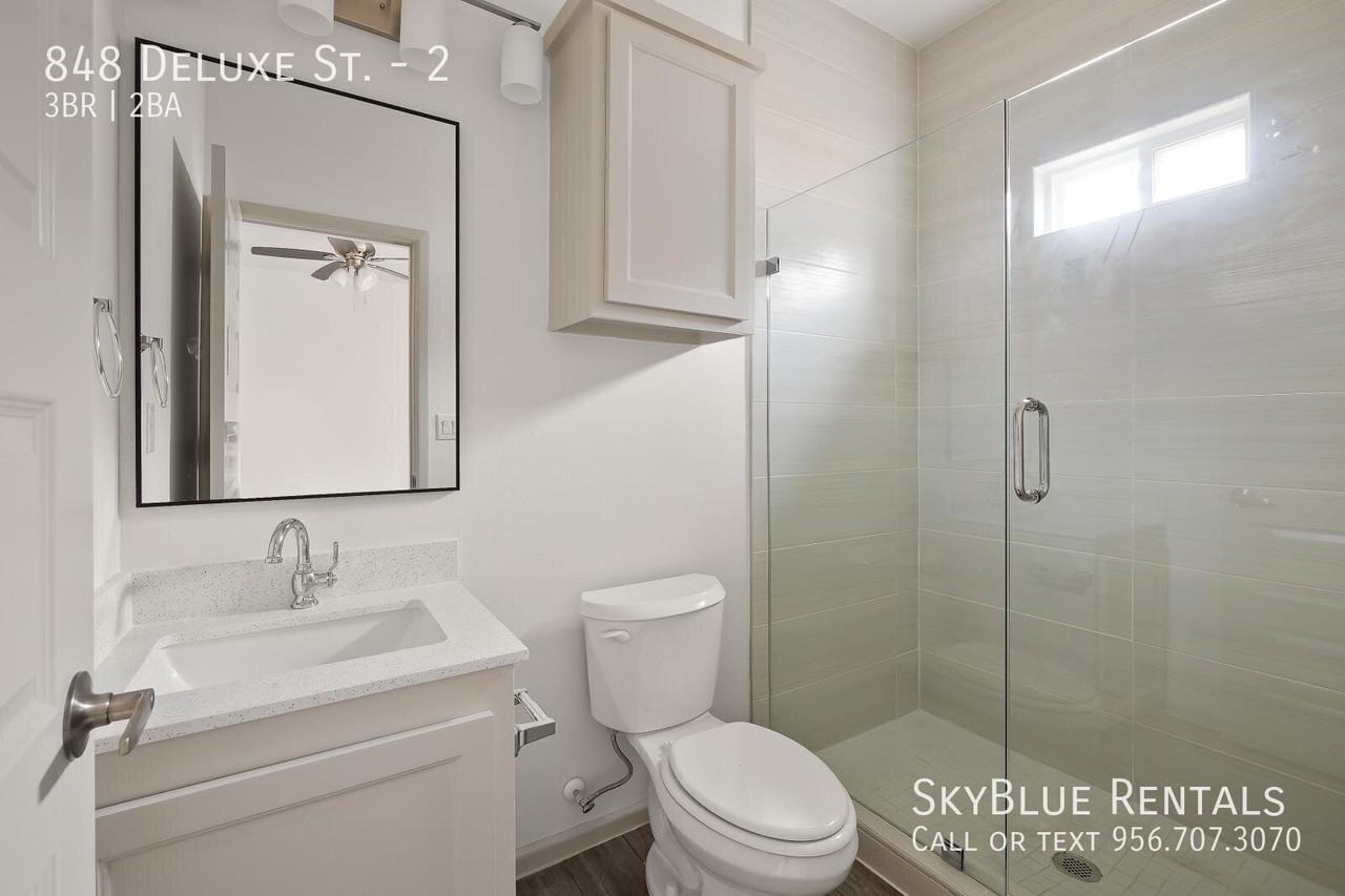 848 Deluxe St #2 - Photo 4 of 15