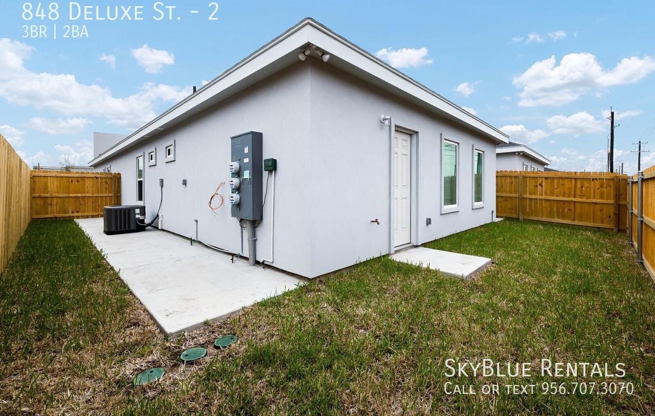 848 Deluxe St #2 - Photo 6 of 15