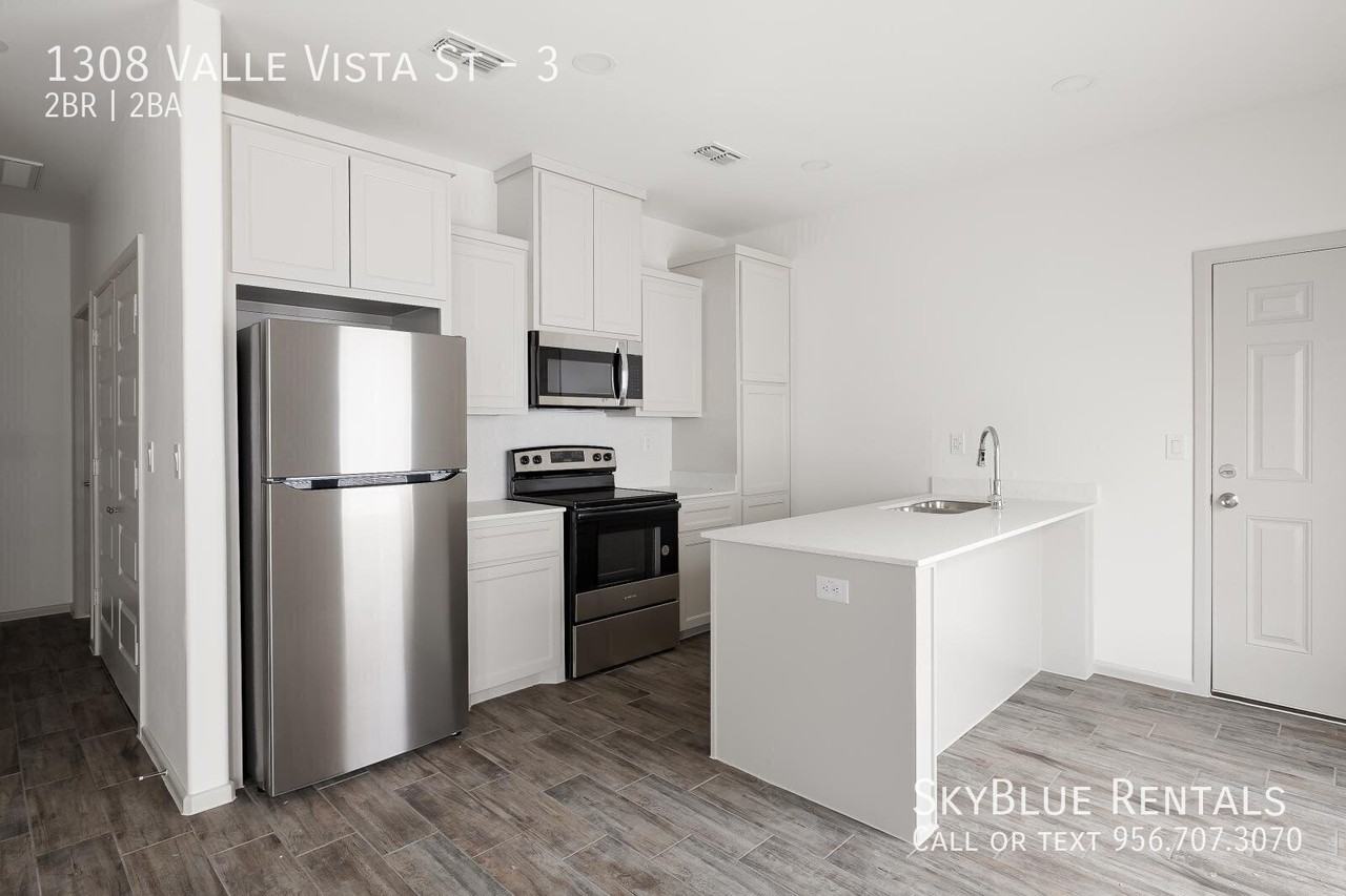 1308 Valle Vista St #3 - Photo 3 of 10