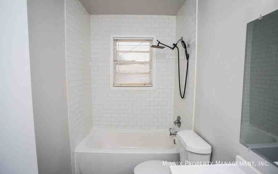 4421 31st St #A - Photo 4 of 20