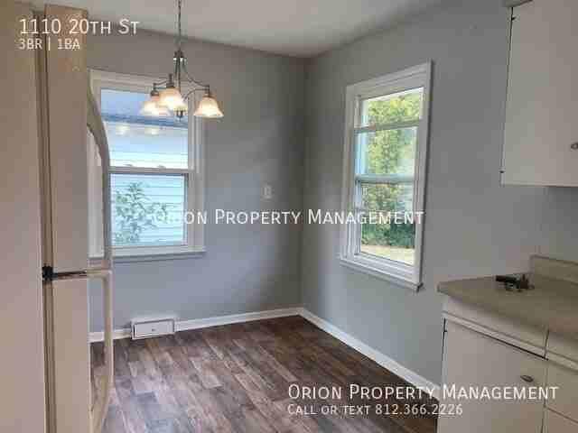 1110 W 20th St - Photo 7 of 9