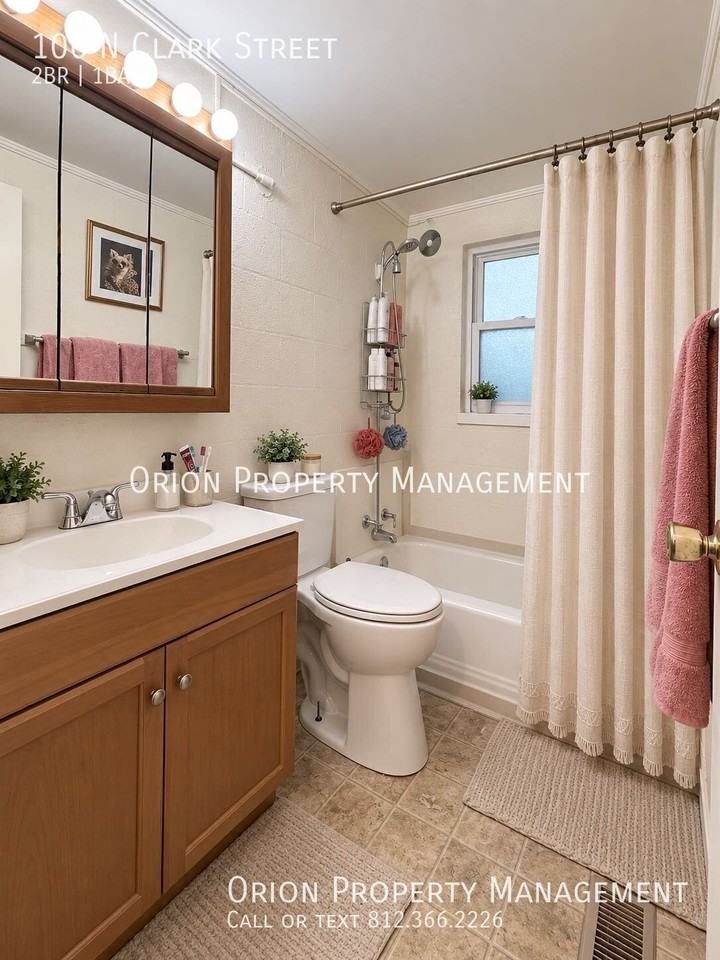 106 N Clark St - Photo 6 of 8