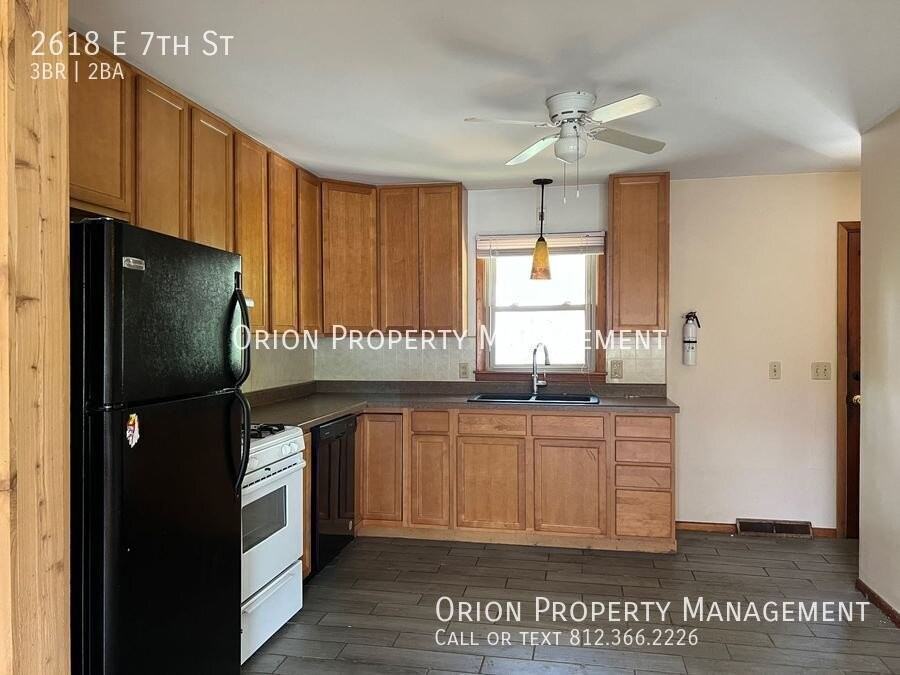 2618 E 7th St - Photo 3 of 18