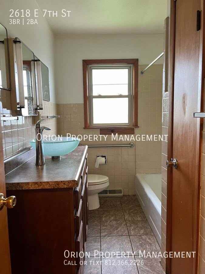 2618 E 7th St - Photo 4 of 18