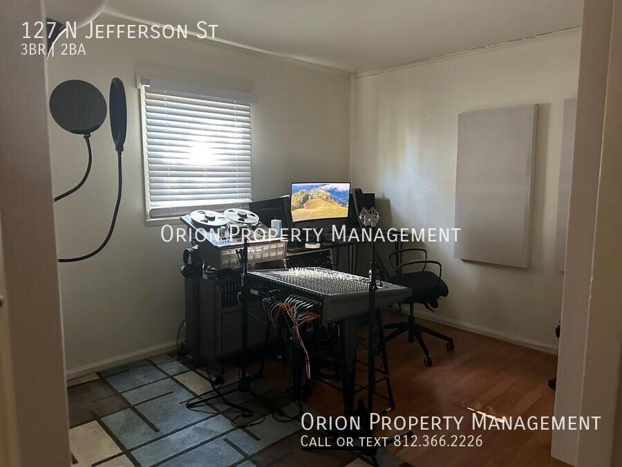 127 N Jefferson St - Photo 4 of 11
