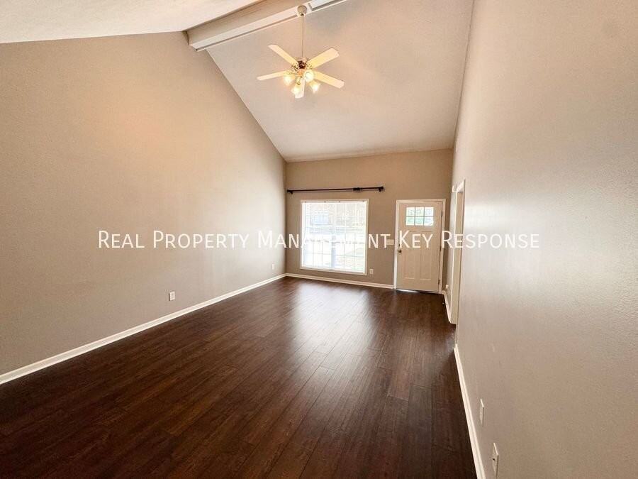 1036 Chesire Way - Photo 3 of 30