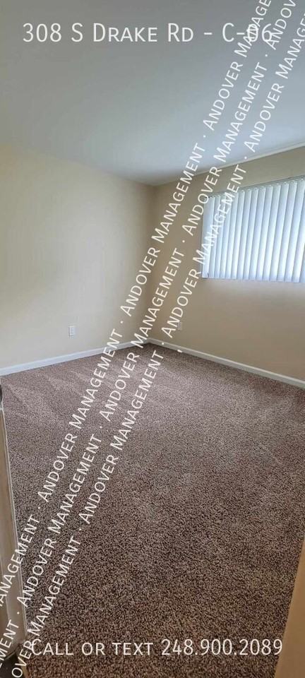 308 S Drake Rd #C06 - Photo 4 of 50