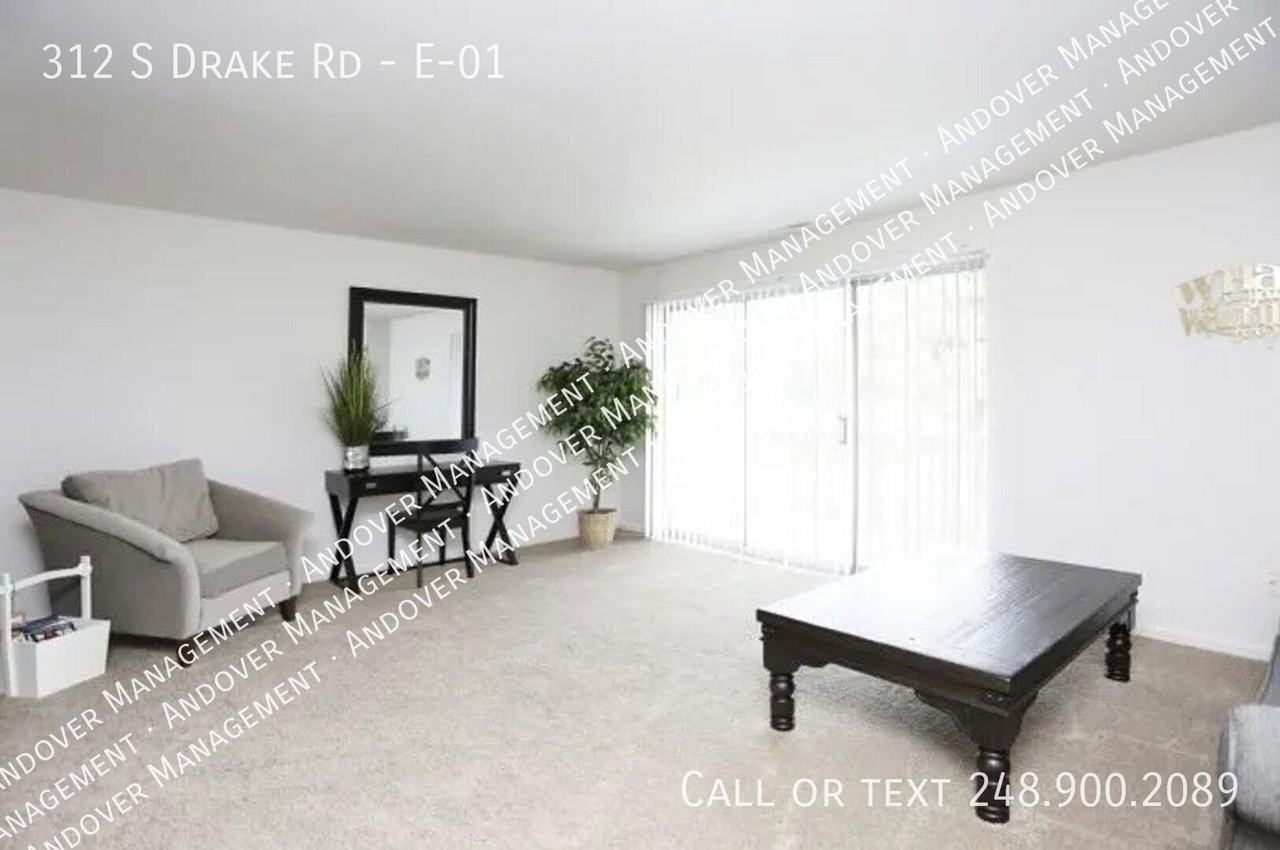 312 S Drake Rd #E01 - Photo 3 of 21
