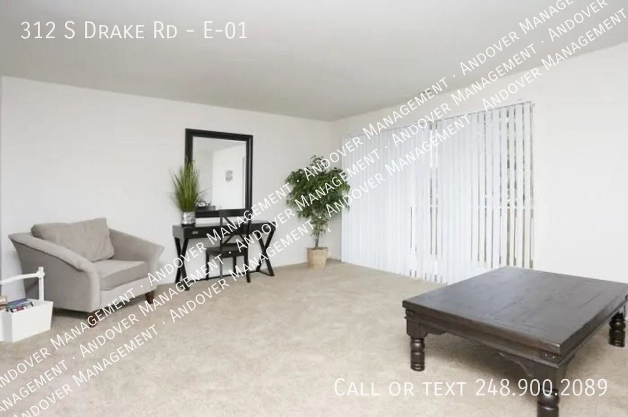 312 S Drake Rd #E01 - Photo 4 of 21