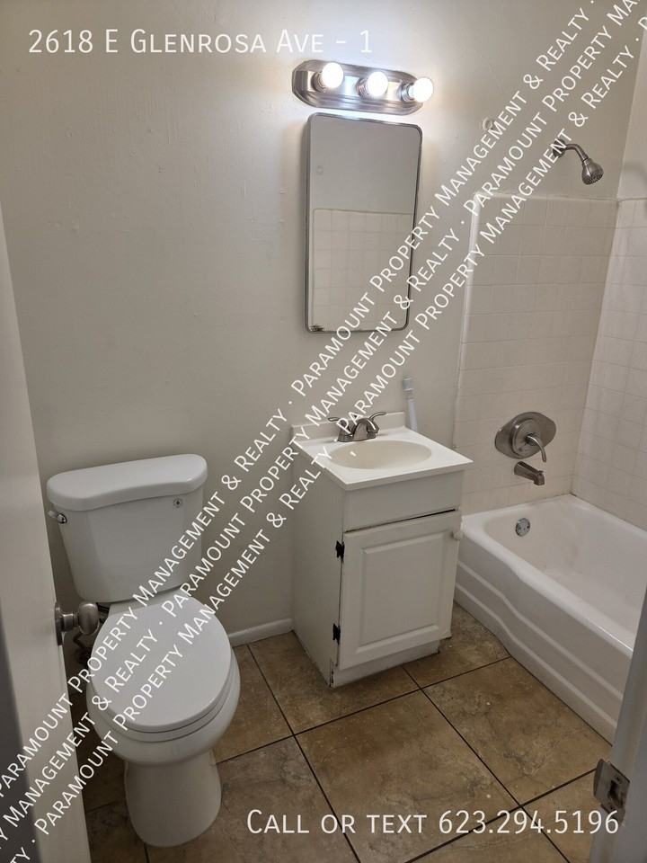 2618 E Glenrosa Ave #1 - Photo 4 of 11