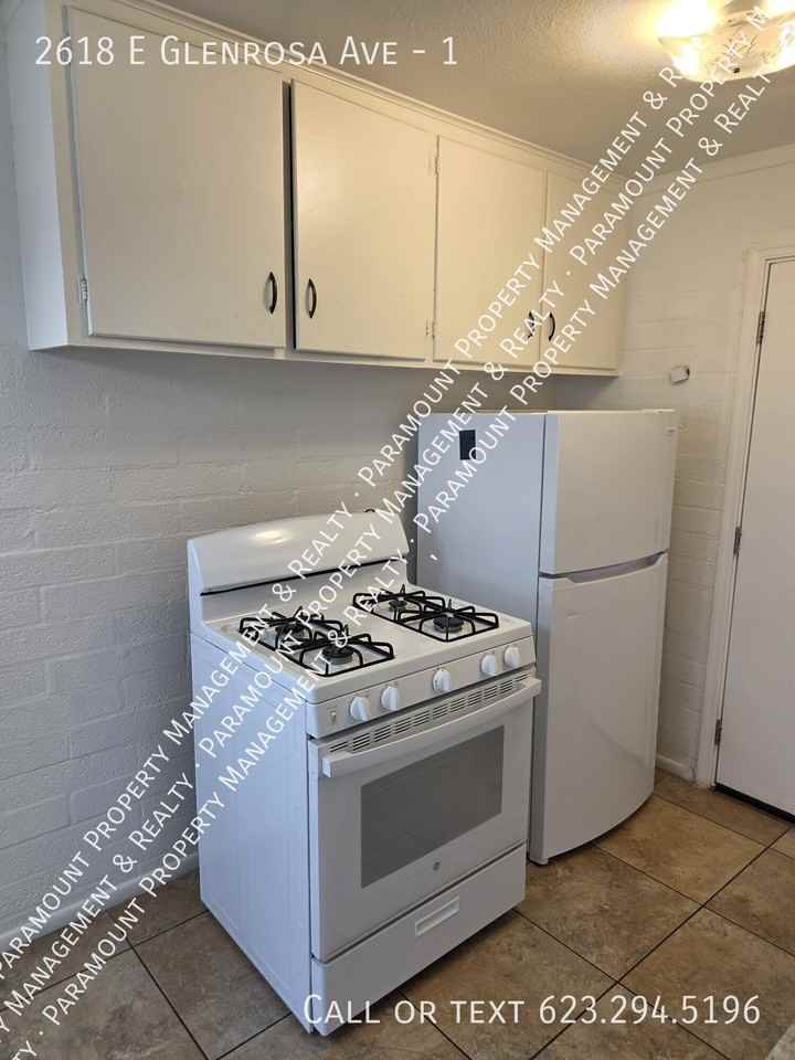 2618 E Glenrosa Ave #1 - Photo 5 of 11
