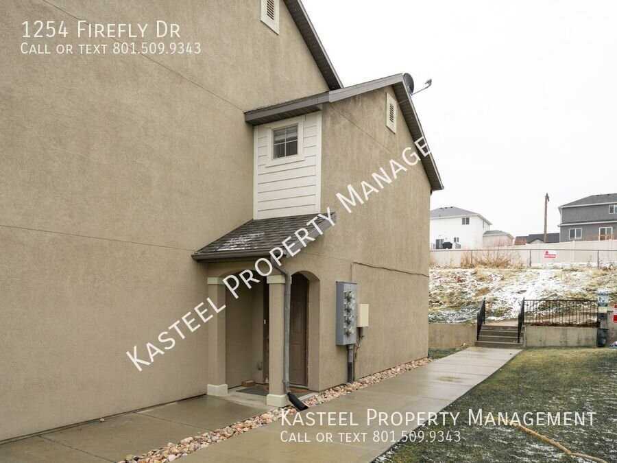 1254 Firefly Dr - Photo 2 of 21