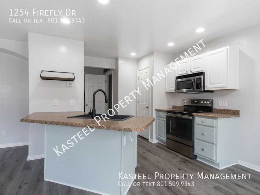 1254 Firefly Dr - Photo 3 of 21